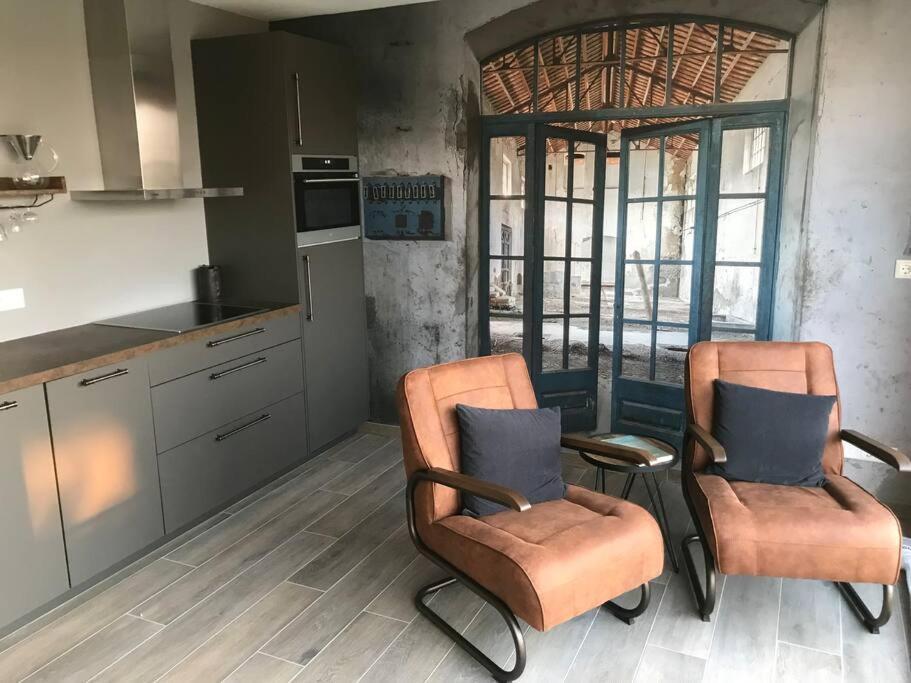 Flat Apartment *